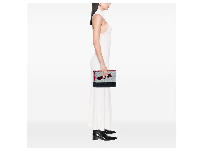 Clutch Gabrielle O em lã e couro de bezerro cinza acolchoada da Chanel Marrom - vista 7