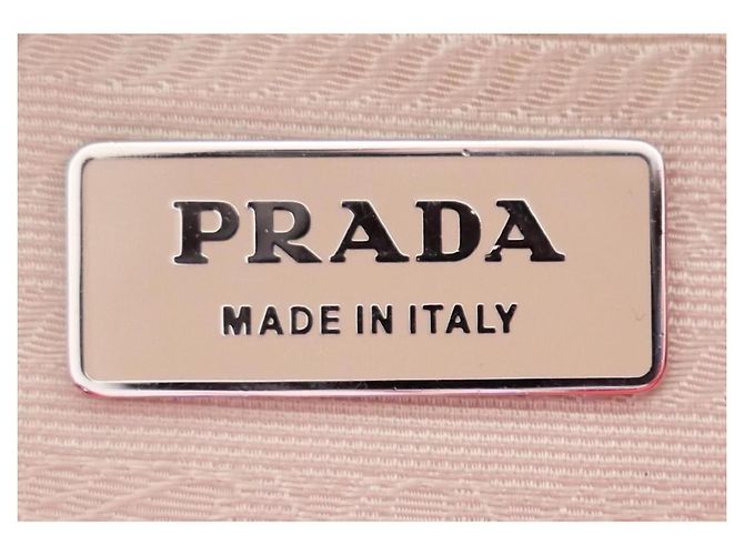 Prada Vintage 2004 Rote Nylon Umhängetasche - Ansicht 9