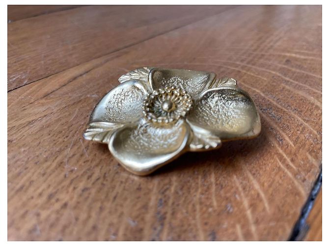 Spilla a forma di fiore dorata Kenzo Gold hardware - vista 5