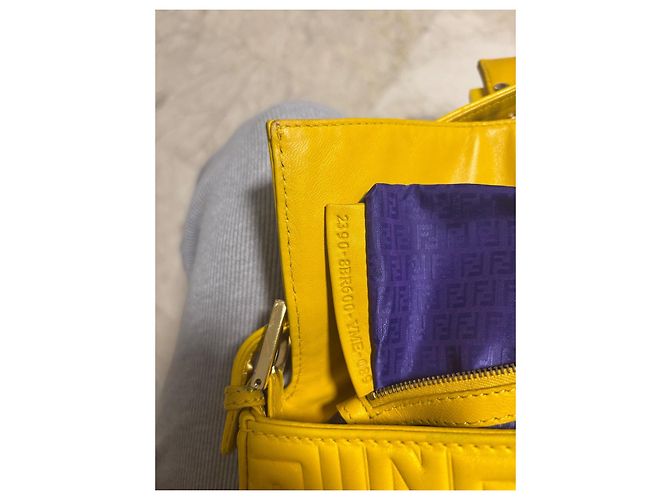 Borsa a mano Fendi Baguette in pelle gialla Giallo - vista 10
