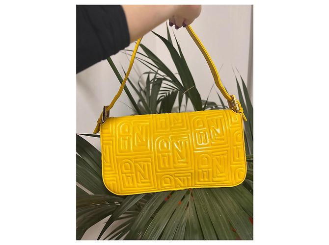 Borsa a mano Fendi Baguette in pelle gialla Giallo - vista 3