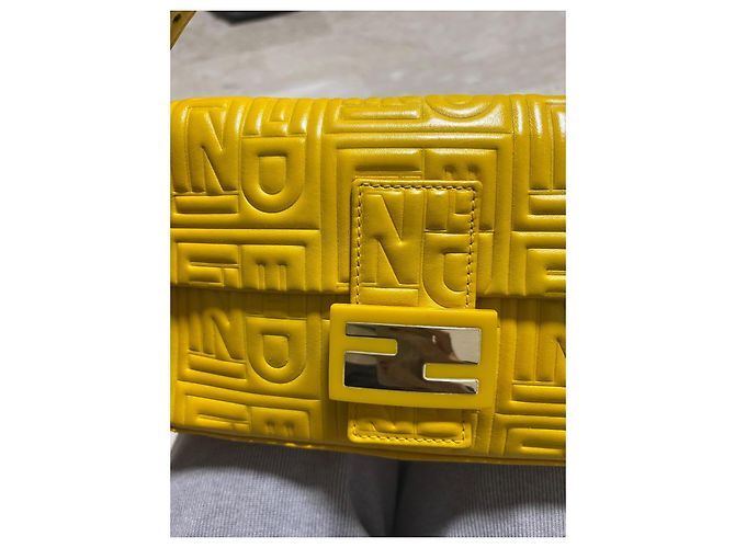 Borsa a mano Fendi Baguette in pelle gialla Giallo - vista 8