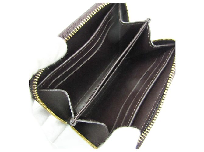 Monedero Zippy en Monogram Vernis de Louis Vuitton Burdeos - vista 3