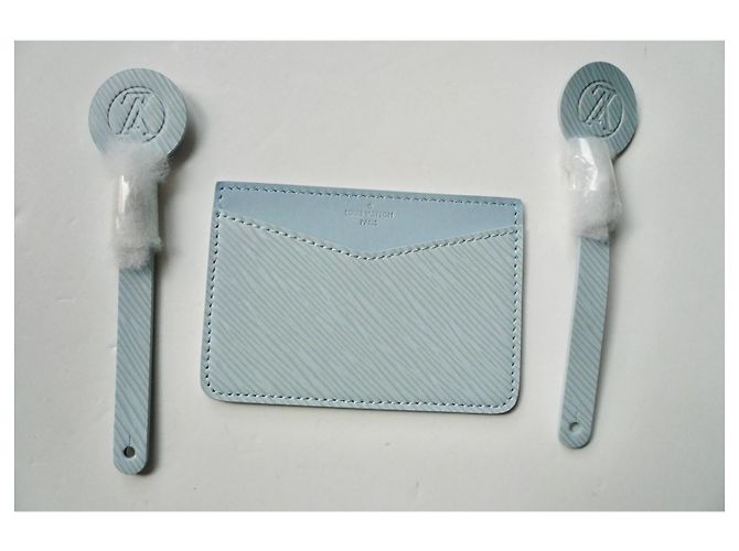 LOUIS VUITTON Porta carte in pelle Epi blu cielo e Etichette per bagagli nuove Blu chiaro - vue 3