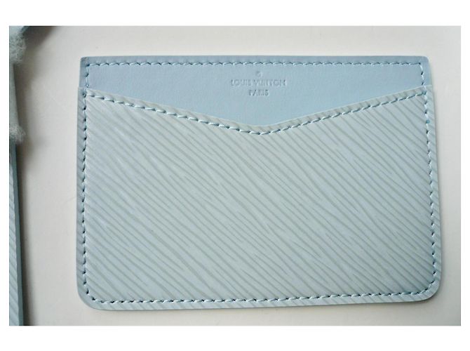 LOUIS VUITTON Porta carte in pelle Epi blu cielo e Etichette per bagagli nuove Blu chiaro - vue 4