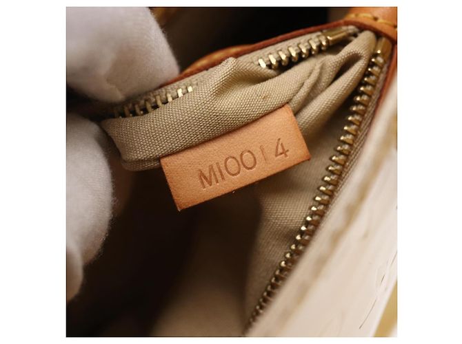 Borsa Reade Monogram Vernis PM di Louis Vuitton Beige - vista 7