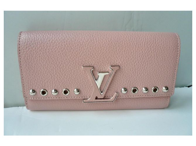 LOUIS VUITTON Capucines Grained Leather Wallet Pink Almost New Condition - view 2