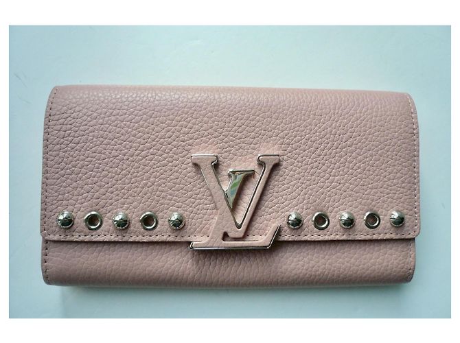 LOUIS VUITTON Capucines Grained Leather Wallet Pink Almost New Condition - view 3