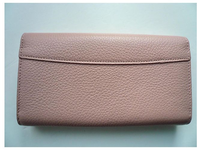 LOUIS VUITTON Capucines Grained Leather Wallet Pink Almost New Condition - view 4