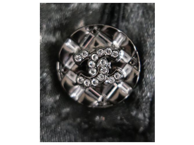 Grau CC Logo Devore Kristall Haltertop Chanel Pre Fall 2022 - Ansicht 7