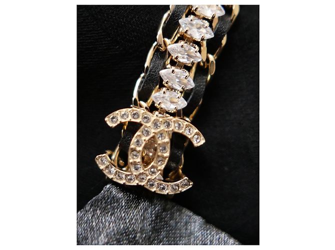 Grau CC Logo Devore Kristall Haltertop Chanel Pre Fall 2022 - Ansicht 8