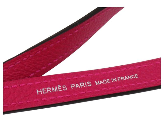 Hermès Lederhalsband mit Himbeer-Y-Stempel - Ansicht 5