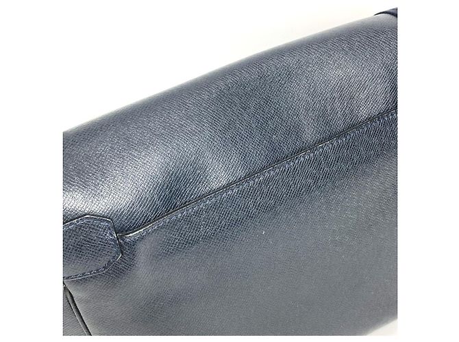 Borsa a tracolla Roman MM in Taiga di Louis Vuitton Blu navy - vista 9