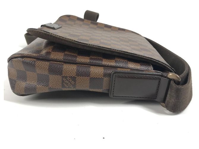 Borsa a spalla Louis Vuitton Damier District PM con patta Marrone Damier ebene - vista 4