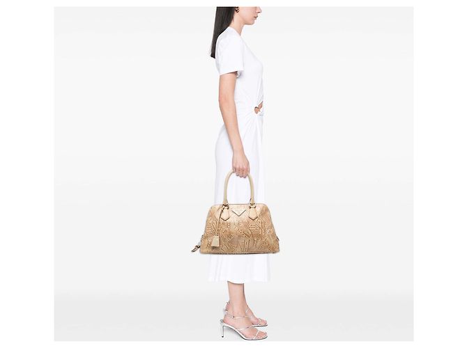Bolsa de couro marrom com relevo Prada Bege - vista 8