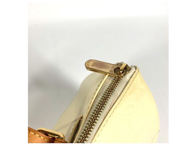 Borsa a Spalla Rosewood Avenue in Monogram Vernis Louis Vuitton Bianco - vista 10
