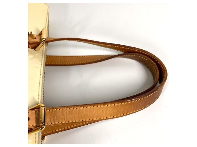 Borsa a Spalla Rosewood Avenue in Monogram Vernis Louis Vuitton Bianco - vista 8