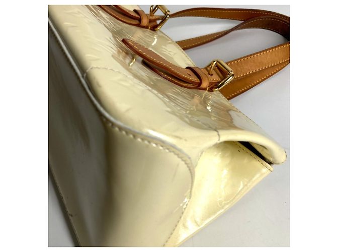 Borsa a Spalla Rosewood Avenue in Monogram Vernis Louis Vuitton Bianco - vista 9
