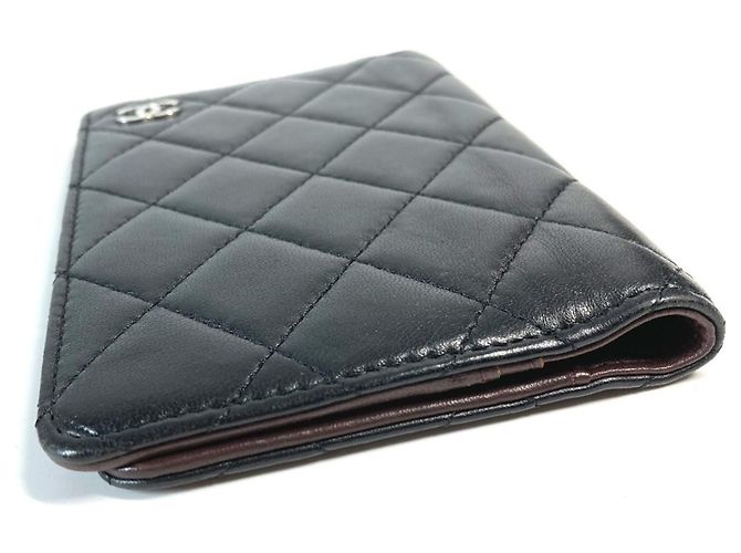 Capa de passaporte acolchoada com logo CC da Chanel Preto - vista 3