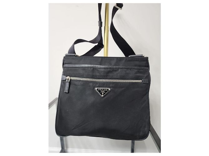 Borsa a tracolla/spalla in nylon Saffiano nera di Prada Nero - vista 9