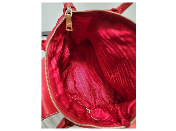 Rote Tessuto Tote mit Saffiano-Besatz aus Nylon von Prada - Ansicht 14