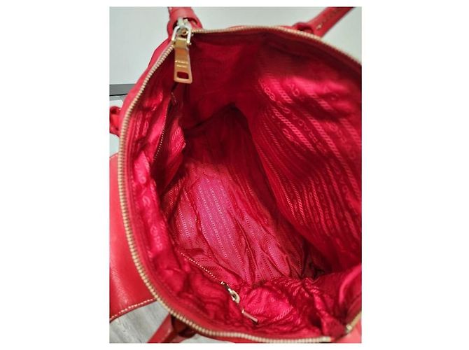 Rote Tessuto Tote mit Saffiano-Besatz aus Nylon von Prada - Ansicht 8
