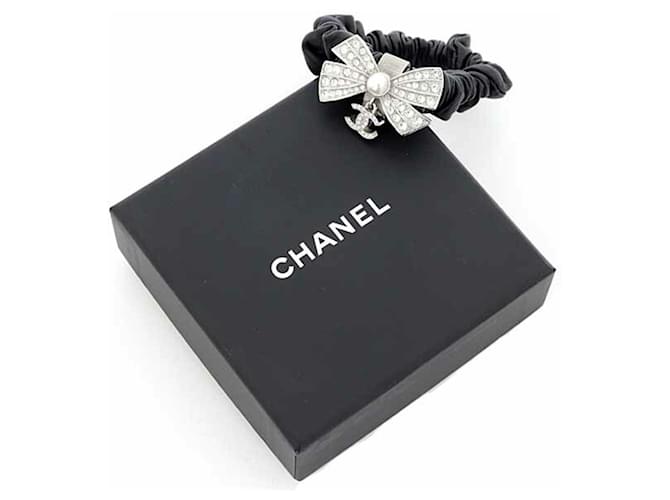 Timeless Scrunchie in pelle Chanel Nero - vista 2