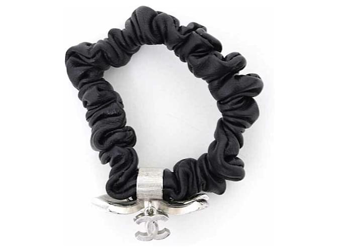 Timeless Scrunchie in pelle Chanel Nero - vista 4