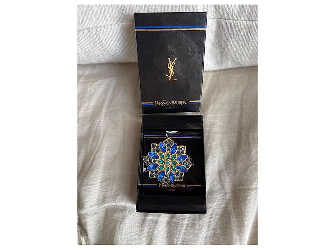 Spilla Yves Saint Laurent metallo dorato cristalli blu e verdi D'oro Verde - vista 2