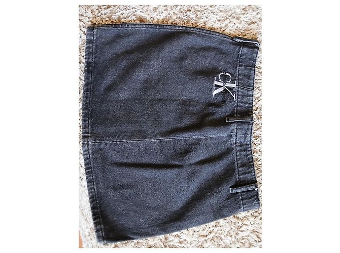 Calvin Klein Rock aus schwarzem Denim mit Logo - Ansicht 3