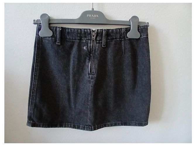Calvin Klein Rock aus schwarzem Denim mit Logo - Ansicht 8
