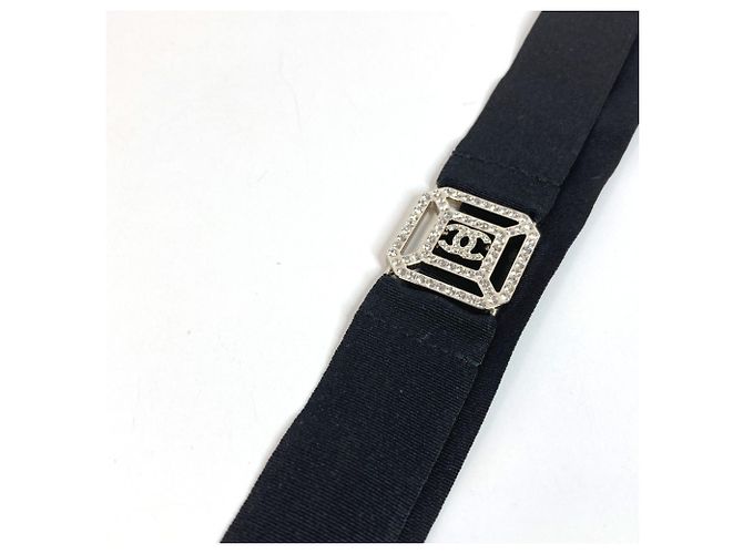 Collana in strass Chanel CC Coco Mark Nero - vista 4
