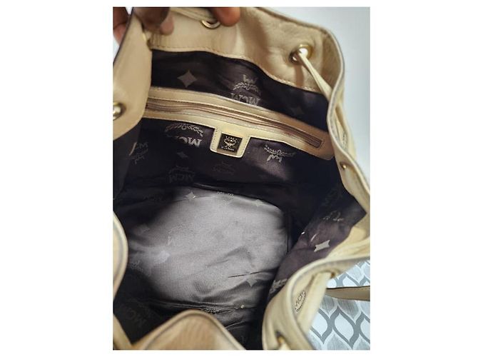 Borsa a secchiello in pelle Visetos MCM beige con coulisse - vista 5