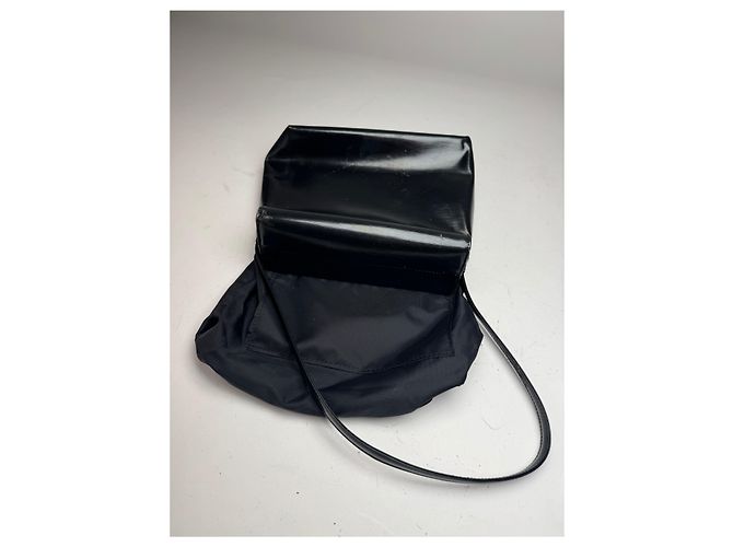 Vintage Givenchy Handtasche aus lackiertem Leder schwarz - Ansicht 3