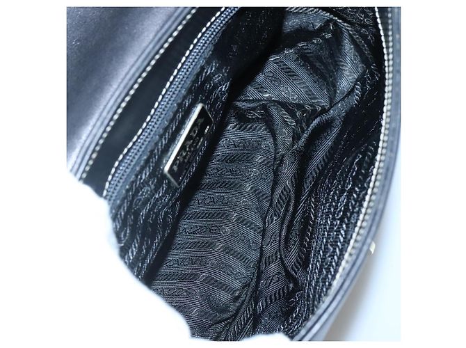 Prada Vintage Umhängetasche aus Leder Schwarz - Ansicht 5