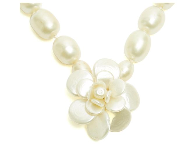 Collana Choker in Perle Fancy e Camelia Gripoix 1998 di Chanel D'oro - vista 2