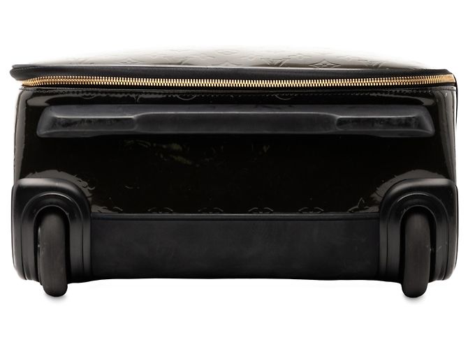 Louis Vuitton Pegase 45 in Vernis Monogram Nero - vista 3