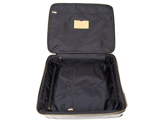Louis Vuitton Pegase 45 in Vernis Monogram Nero - vista 4