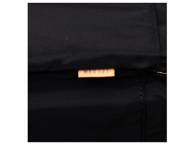 Louis Vuitton Pegase 45 in Vernis Monogram Nero - vista 5