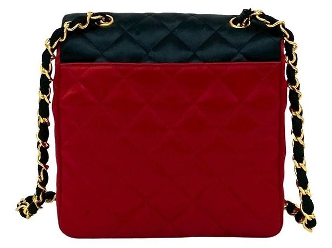 Bolsa de ombro de corrente em satin matelassé vintage da Chanel com marca Coco Preto Vermelho - vista 3