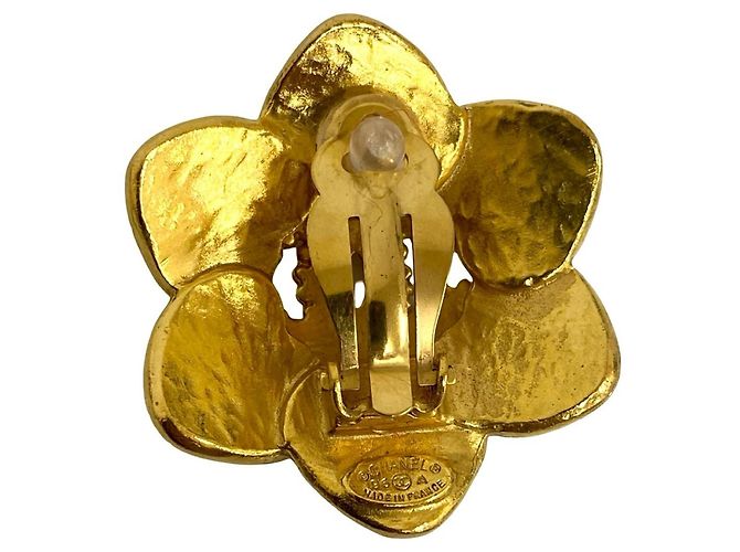 Orecchini a clip vintage Chanel con motivo Coco Mark D'oro - vista 2