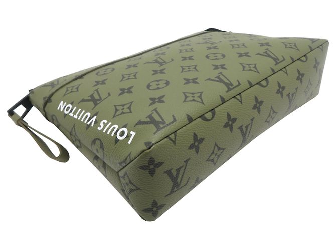 Pochette Voyage Souvre da uomo di Louis Vuitton Verde - vista 3