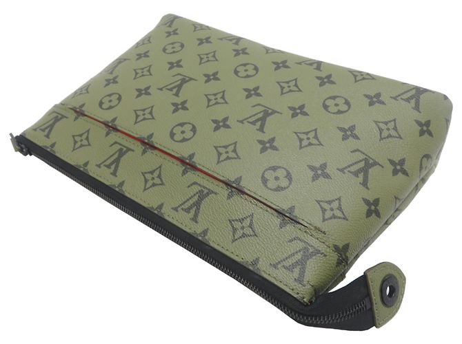 Pochette Voyage Souvre da uomo di Louis Vuitton Verde - vista 4