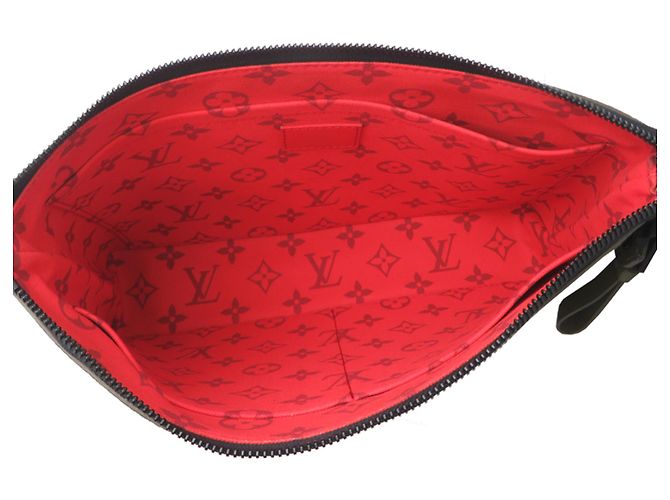 Pochette Voyage Souvre da uomo di Louis Vuitton Verde - vista 5