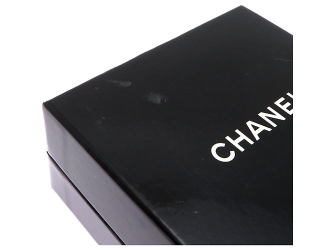 Orecchini in perle da donna con il logo Coco di Chanel - vista 9