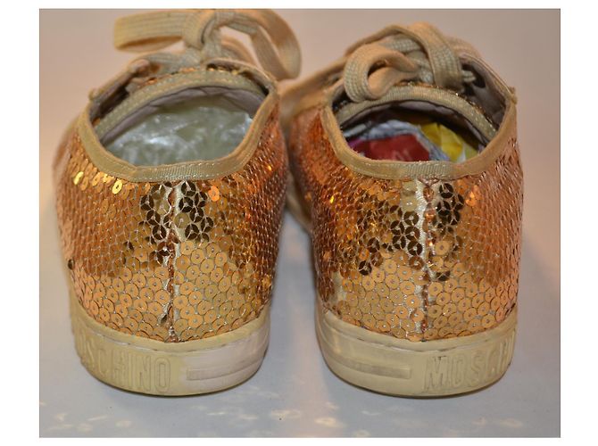 Baskets Moschino à sequins dorés - vue 3