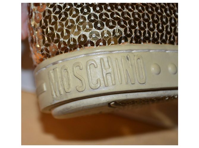 Baskets Moschino à sequins dorés - vue 6