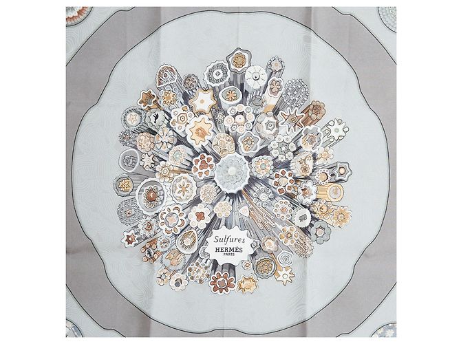 Hermès 2009 Carré 45 Gavroche Sulfures Sciarpa in Seta Twill Carré 45 Hermes Grigio - vista 2