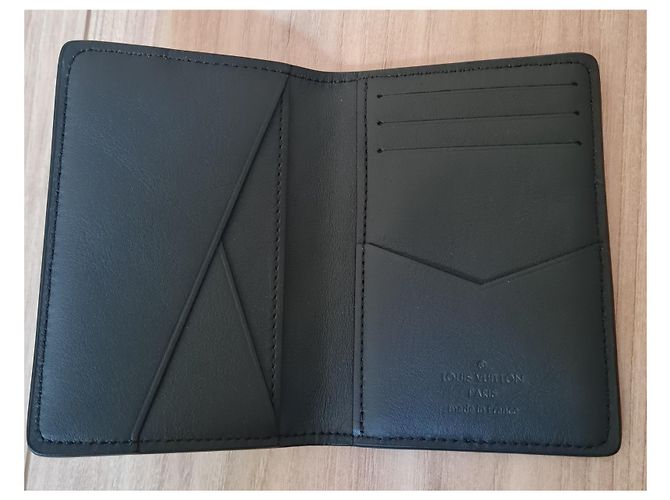 Louis Vuitton Organizer da tasca Monogram Shadow Nero - vista 4