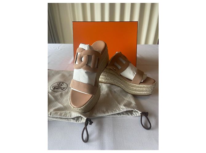 Espadrilles Hermès Ithéa 30 in scamosciato beige - vista 2